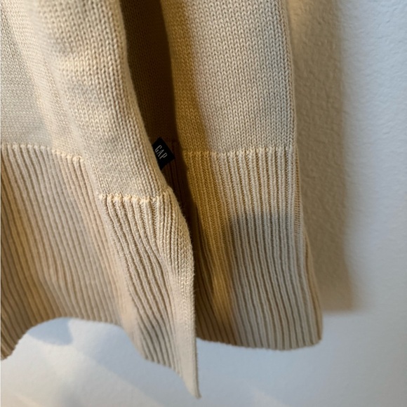 Gap Sweater - Picture 6 of 6